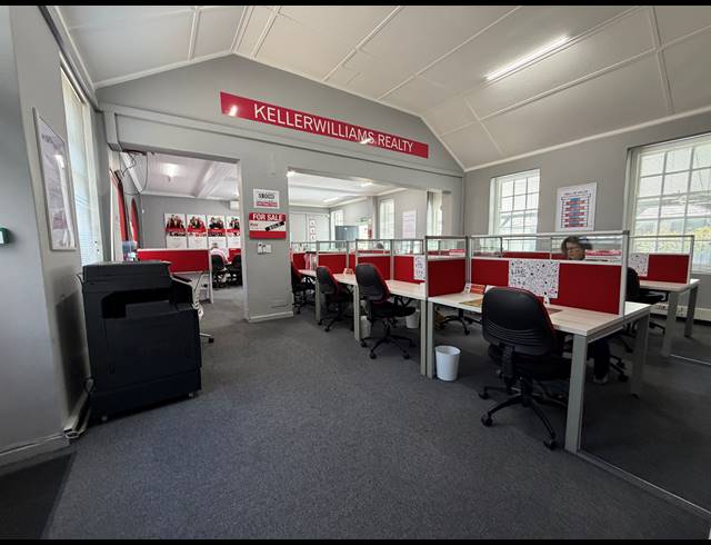 571M² OFFICE TO LET IN PAARDEVLEI